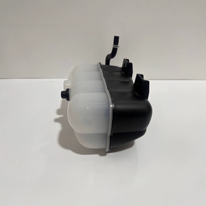 Réservoir d'expansion d'eau auxiliaire en PP 21710-1LA1A pour Nissan Infinity Patrol avec couvercle et tube - Product Image 4