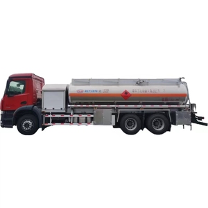 Camión Cisterna <span class=keywords><strong>de</strong></span> Combustible Móvil FAW <span class=keywords><strong>de</strong></span> 8 Toneladas o 8000 Litros, 6 Ruedas, Motor YUCHAI, Acero Inoxidable, en Venta, Otros Camiones - Product Image 3