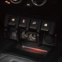 Accessoires Suzuki Jimny - Adaptateur d'alimentation USB double port 5V pour conduite à droite, chargeur de cigarette en résine CARMATE 12V pour prise arrière