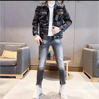 Veste en jean premium style influenceur pour homme, en nylon/coton, coupe ajustée, design tendance avec revers, idéale pour le printemps et le style workwear.