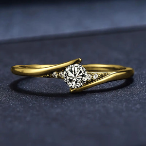Anello da Donna con Design Semplice a Braccio Oscillante - Product Image 4
