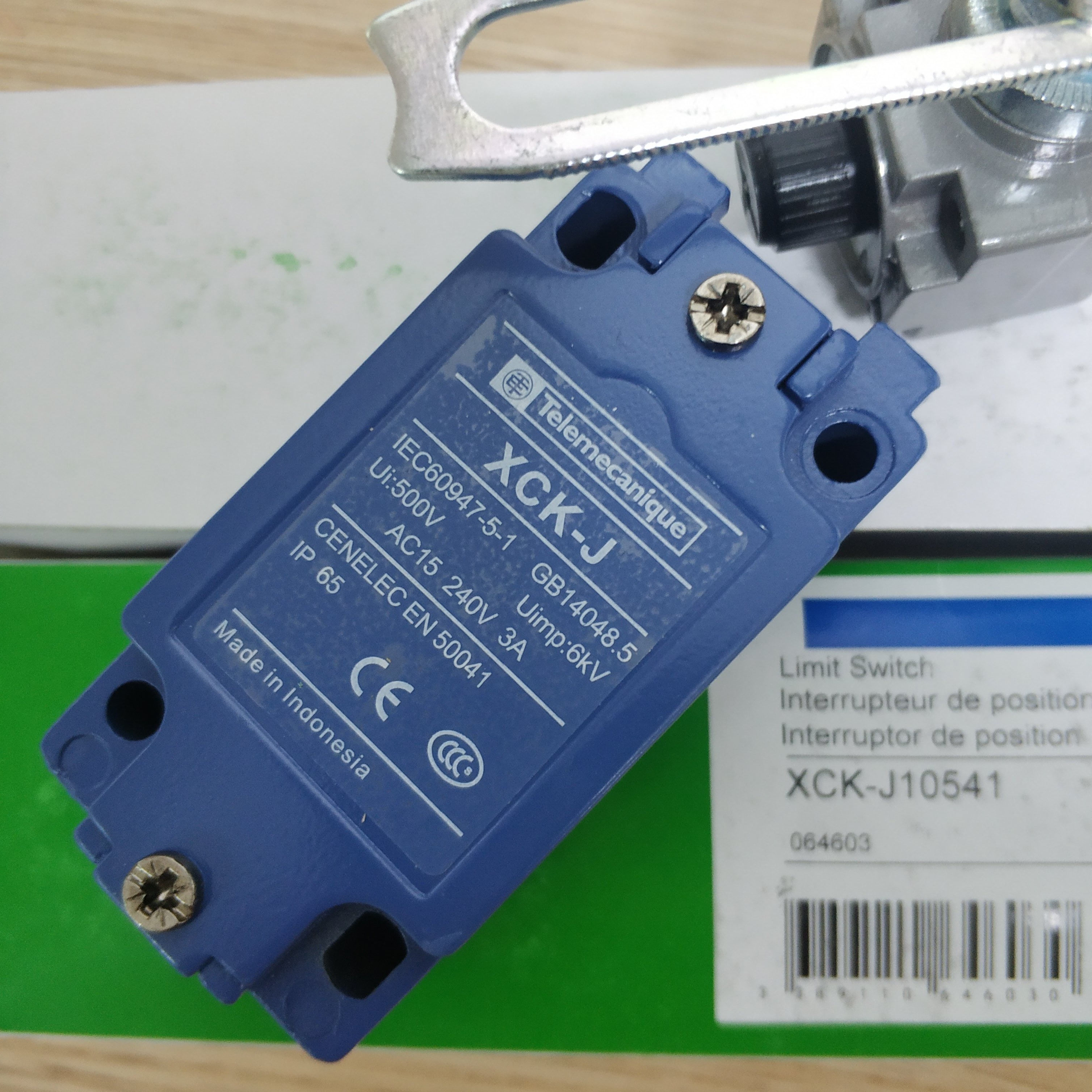 Ограничительный выключатель Schnei-der telemecx3 стандарта