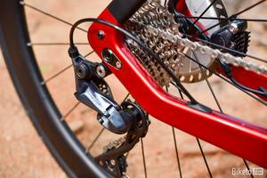 2022 Offre Spéciale 700c utilisé <span class=keywords><strong>pas</strong></span> <span class=keywords><strong>cher</strong></span> prix <span class=keywords><strong>course</strong></span> adulte de haute qualité peut OEM PERSONNALISÉ cadre en fibre de carbone électrique ville vélo de route vélo - Product Image 4