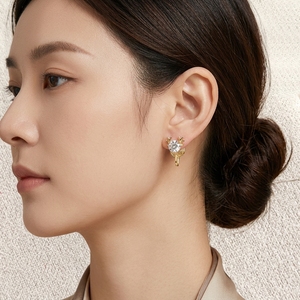 Orecchini a Clip Mini Corno <span class=keywords><strong>di</strong></span> <span class=keywords><strong>Cervo</strong></span> con Zirconi, Placcati Oro 14K, a Spirale, Comodi, Senza Foro, da Donna, per Uso Quotidiano e Feste, Gioielli all'Ingrosso - Product Image 3