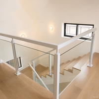 Garde-corps en verre blanc moderne sur mesure, balustrade en verre sans cadre avec main courante en acier inoxydable, résistant à la rouille, pour balcon et villa