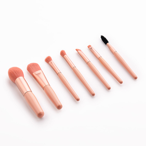 New <span class=keywords><strong>Beauty</strong></span> Essentials Cosmetic Tool ODM Nude Pink Professional 7PCs Juego de brochas de maquillaje Mimo de viaje con mango corto con estuche cosmético - Product Image 3