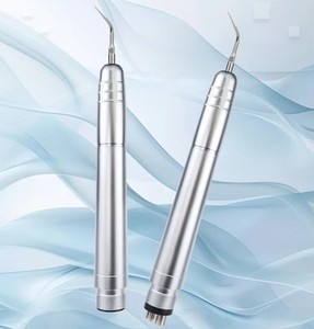 Escalador Dental Neumático Profesional de 2/4 Orificios, Pieza de Mano para Limpieza Dental, Eliminación de Cálculos, Instrumento Médico Oral - Product Image 1
