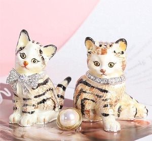2024 créatif nouveau Design Style chinois mignon chat métal émail boîte à bijoux pour la décoration de la maison - Product Image 1