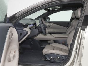 Nuevo Auto Lynk & Co Z10 Modelo 2024, 95kWh, 702km Ultra, Sedán de 5 Plazas, Vehículo Eléctrico Puro, R21, Volante a la Izquierda, Básico - Product Image 5