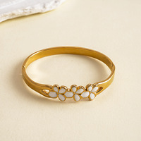 Gelang Baja Anti Karat Lapis Emas 18k Model Bunga Enamel Klasik Modis 6.5cm, Gelang Sweater Musim Dingin untuk Wanita