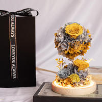 Arbre à vœux en dôme de verre avec roses et hortensias préservés - Fleurs éternelles pour la Saint-Valentin, les remises de diplômes et les cadeaux de Noël