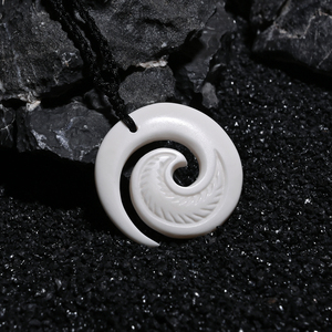 GX018 fatto a mano nuova zelanda Maori osso di Yak <span class=keywords><strong>Koru</strong></span> ciondolo tribù Primitive Totem intaglio motivo decorativo per catena di corda regalo - Product Image 1