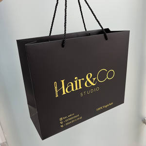 Sacs shopping en papier noir personnalisés avec estampage à chaud doré - Emballage de luxe pour extensions de cheveux et salons de beauté - Product Image 4