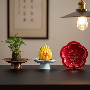 Plato de cerámica con forma de flor, diseño de flor de ciruelo en porcelana, para bandeja de té y exhibición de cítricos. - Product Image 1