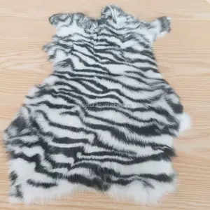 Zebraprint Gebruinde Konijnenbont Huiden En Huiden