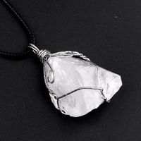 Collier pendentif en fil de cristal, pierre irrégulière d'améthyste, de fluorite et d'aventurine, cadeau pour Halloween, Noël, Nouvel An