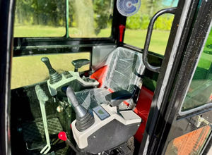 Mini-excavatrice AGT Engineering Special QNT50R, 28 chevaux, conception à double lame, efficace, gain de temps, certification complète - Product Image 5