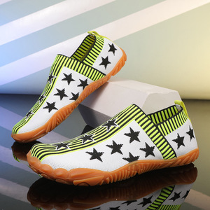 Chaussures bateau légères et respirantes en maille pour hommes, avec motif étoiles et rayures, chaussures décontractées confortables à enfiler pour l'été - Product Image 1