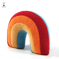 Vente en gros Oreillers patchwork Sherpa arc-en-ciel en forme de U Décoration de salon et canapé rembourrés Coussins colorés