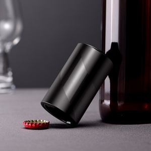 Ouvre-bouteille de bière portable mini noir personnalisé - Product Image 5