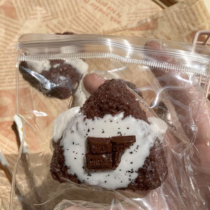 ของเล่นบีบคลายเครียดซิลิโคนนุ่มเหนียว รูปข้าวช็อกโกแลตและผักม้วนแบบจำลองใหม่ - Product Image 1