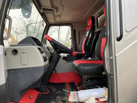 Grue montée sur camion d'occasion de 220 tonnes Zoomlion ZTC2200H, moteur Cummins, capacité nominale de 30 tonnes, modèle 2022, bon état, à vendre