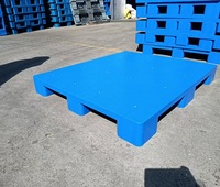 Palettes en plastique industrielles T1027D, lisses, hygiéniques, à plateau solide, entrée bidirectionnelle, haute capacité de charge dynamique