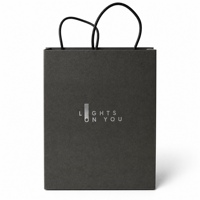 Sac shopping noir anthracite personnalisé avec logo de marque en feuille d'argent, poignée en cordon tressé, finition mate, sac cadeau de détail, impression OEM ODM