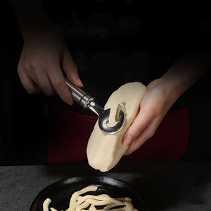 Couteau à pâtes manuel LMK158 en acier inoxydable de haute qualité pour la découpe de nouilles à domicile, vente en gros - Product Image 6