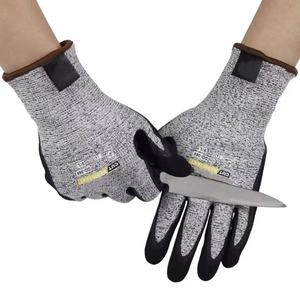 Guantes de mano de seguridad HPPE resistentes al agua y al aceite anticorte Nivel 5 con recubrimiento de nitrilo certificado CE EN388 - Product Image 5