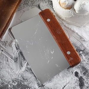 Coupe-pâte en acier inoxydable avec manche en bois, outil de pâtisserie rectangulaire pour le pain, la pizza et les pâtisseries - Product Image 5