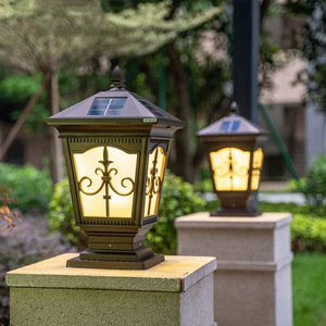 Lampes solaires à LED pour piliers, étanches, en alliage d'aluminium, durée de vie de 50 000 heures, pour la décoration de clôtures et de portails de jardin - Product Image 1