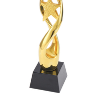 Chine Trophée Usine Fournisseurs Étoile Récompenses de la Coupe du Trophée en Résine Dorée avec Base Noire Vierge Logo Personnalisé Trophée Électrolytique Personnalisé