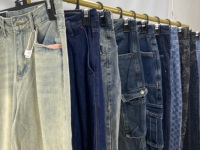 Jeans d'occasion de haute qualité, grade A, vente en gros, styles et tailles variés, coupe slim, jeans polyvalents en polyester/coton, ballots de vêtements usagés