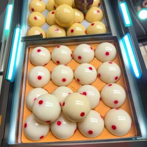 Bolas de Billar Americanas de 5.72 cm de Diámetro, Blancas con Punto Rojo, para Suministros de Juego de Billar - Product Image 1