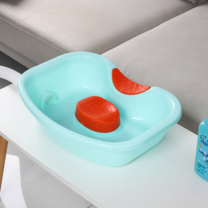 Shower basin - Elderly patient lying flat on bed - Washing hair - Soaking head - Head therapy - Product Image 5