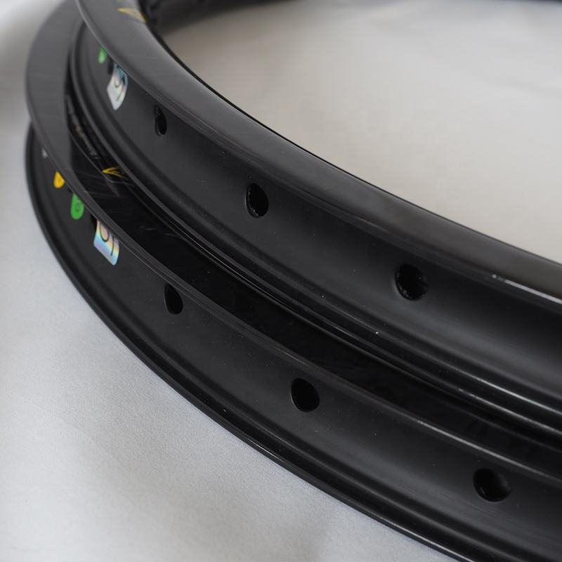 カーボンリム　27.5 32H Berserk Black 32h カーボンリム 27.5インチ フックレス仕様 マット