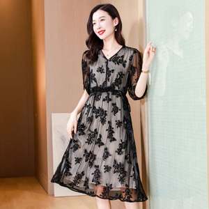 2025 Collection printemps/été élégant poids lourd brodé 100% soie col en v robe mi-longue coupe ample respirant élégant - Product Image 3