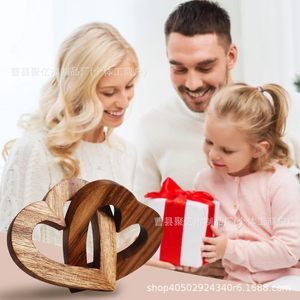 Ornement en bois en forme de double cœur, couleur carbonisée, design rustique, pour la décoration du salon pour la Saint-Valentin - Product Image 3