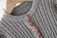 Ensemble deux pièces pour filles, cardigan en tricot torsadé à col rond et jupe à carreaux, robe pull pour filles, printemps-automne