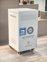Régulateur de tension automatique triphasé AVR 400 Vca 30 kVA-50 kVA 380 Vca 50/60 Hz en cuivre avec affichage LED SVC