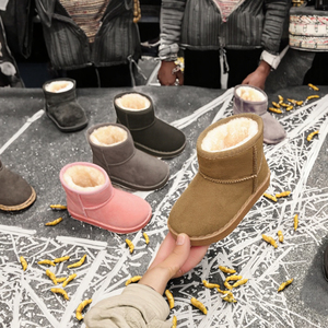 รองเท้าบูทหิมะเด็กแบบยูนิเซ็กซ์ สำหรับฤดูหนาว อุ่นสบาย หุ้มข้อและแบบสั้น  วัสดุผ้าด้านบน พื้นรองเท้าด้านนอกทำจากพีวีซี - Product Image 3