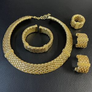 Conjunto de Joyería Italiana Zhuerrui, Chapado en Oro Brasileño, para Bodas y Fiestas, Collar, Pulsera, Aretes y Anillo - Product Image 3