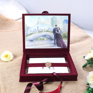 Boîte cadeau en velours bordeaux sur mesure, suite d'invitations de mariage en acrylique, cartes RSVP et inserts - Product Image 6