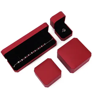 Factory Wholesale Jewelry Packaging Box Multiple Sizes Red Green Leather Bracelet Pendant Box Jewelry Ring Box Accept Custom