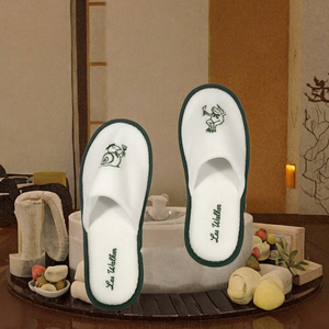 Pantuflas Desechables de Felpa para Hotel, Color Blanco Puro, de Coral Fleece, Suaves y Cómodas para Uso en Habitaciones y Baños, Venta al Por Mayor - Product Image 3