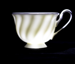 ชุดกาแฟเซรามิกเคลือบทองสไตล์ยุโรป พร้อมจานรอง  ผลิตจากเซรามิกเนื้อกระดูก  ปลอดภัยต่อสิ่งแวดล้อม ใช้กับเครื่องล้างจานได้ เหมาะสำหรับโรงแรมหรูและร้านกาแฟ - Product Image 6