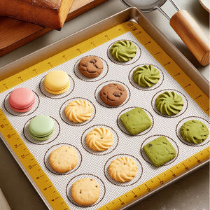 맞춤형 색상 0.7mm 통기성 노란색 실리콘 베이킹 매트 녹은 콩 쿠키 베이킹 매트 마카롱 디자인 퍼프 베이킹 팬 패드 - Product Image 5