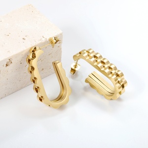 ต่างหูทรงเรขาคณิต แฟชั่นเครื่องประดับมินิมอล สแตนเลสชุบทอง 18k ต่างหูห่วงสามชั้นแบบหยักสำหรับผู้หญิง - Product Image 6