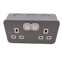 Prise de courant double 240V 13A à interrupteur, blindée métallique, avec auto-test, modèle 8219, vente chaude, directement de l'usine pour l'Arabie Saoudite, Dubaï, Malaisie